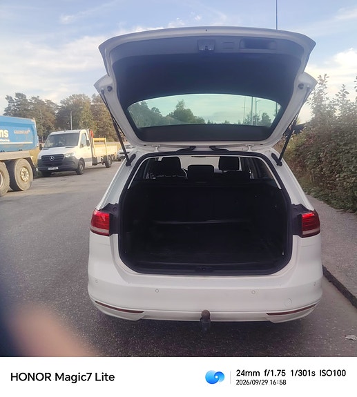 Volkswagen Passat 6 of 13