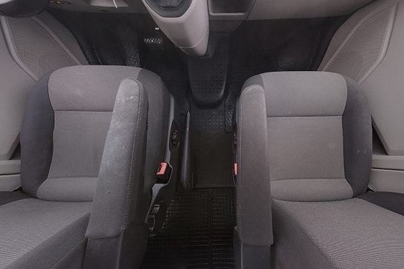 Volkswagen Transporter 16 of 28