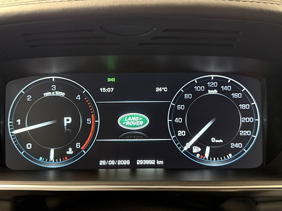 Land Rover Range Rover Sport 22 of 27