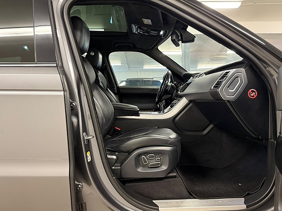 Land Rover Range Rover Sport 17 of 27