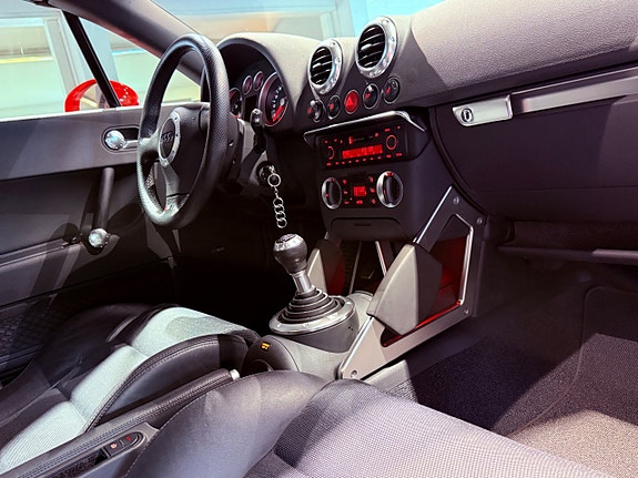 Audi TT 17 of 24