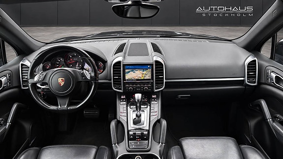 Porsche Cayenne 15 of 26