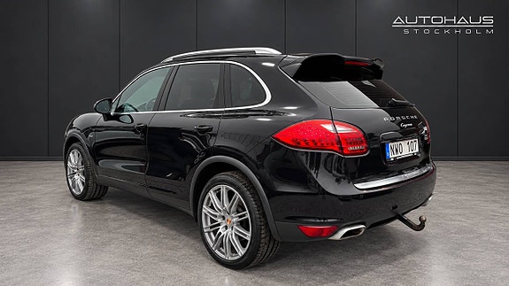 Porsche Cayenne 4 of 26