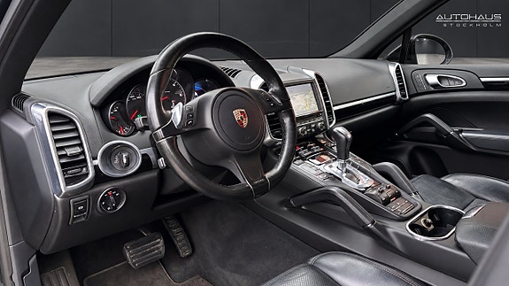 Porsche Cayenne 12 of 26
