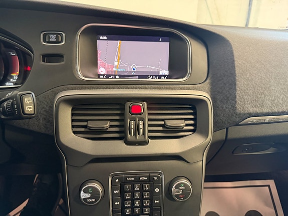 Volvo V40 Cross Country 16 of 20