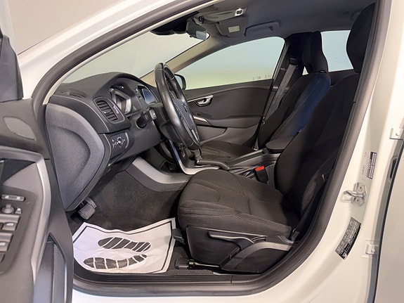 Volvo V40 Cross Country 7 of 20