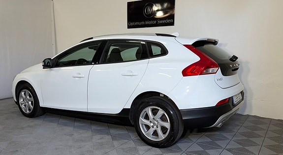 Volvo V40 Cross Country 3 of 20
