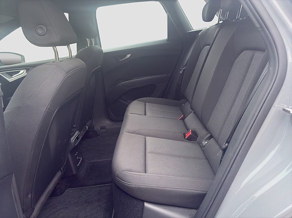 Audi Q4 e-tron 13 of 20