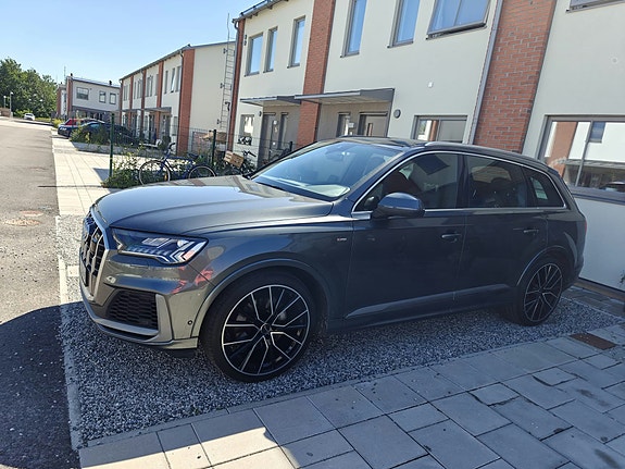 Audi Q7 4 of 9