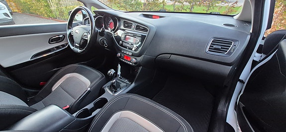 Kia Ceed 13 of 13