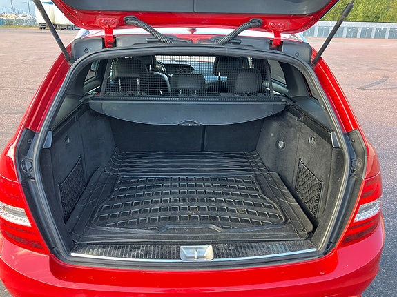 Mercedes-Benz C220 7 of 7