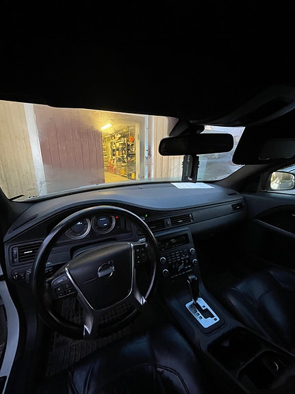 Volvo V70 4 of 6