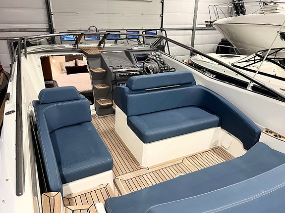 Windy 31 Zonda -2013 | 2 x Volvo Penta D3-220 | 445h | Byte! 4 of 12