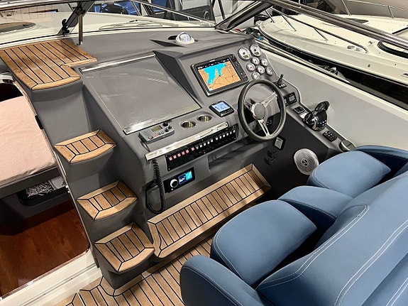 Windy 31 Zonda -2013 | 2 x Volvo Penta D3-220 | 445h | Byte! 7 of 12