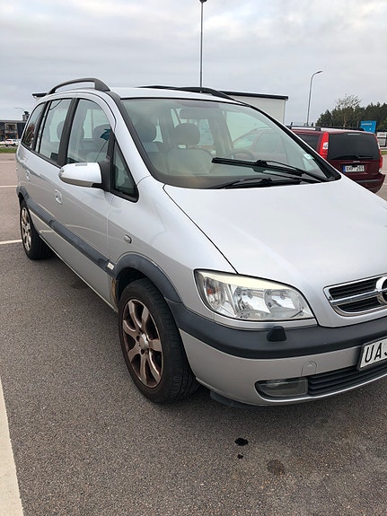 Opel Zafira 8 of 10