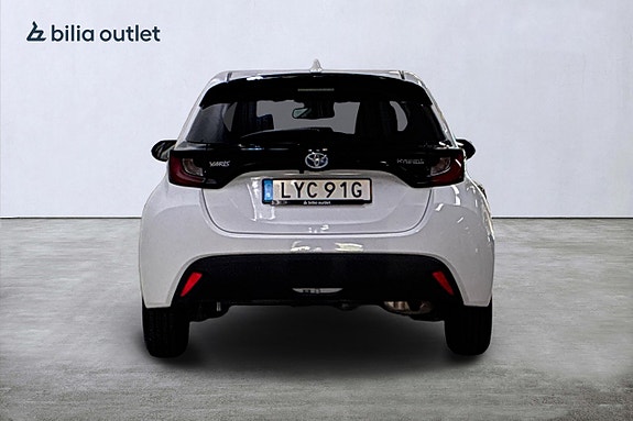 Toyota Yaris 7 of 24