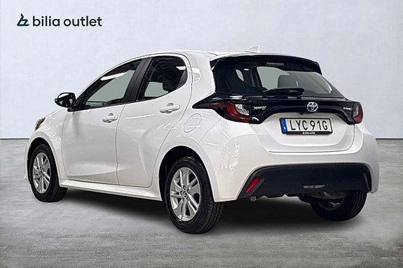 Toyota Yaris 8 of 24
