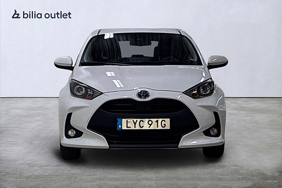 Toyota Yaris 3 of 24