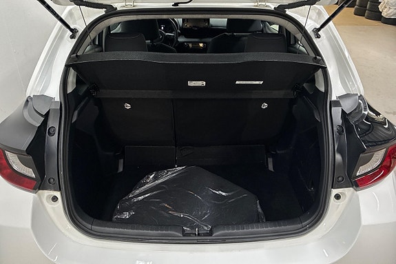Toyota Yaris 10 of 24