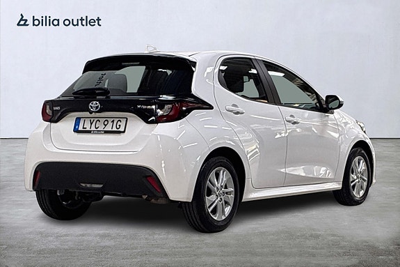 Toyota Yaris 6 of 24