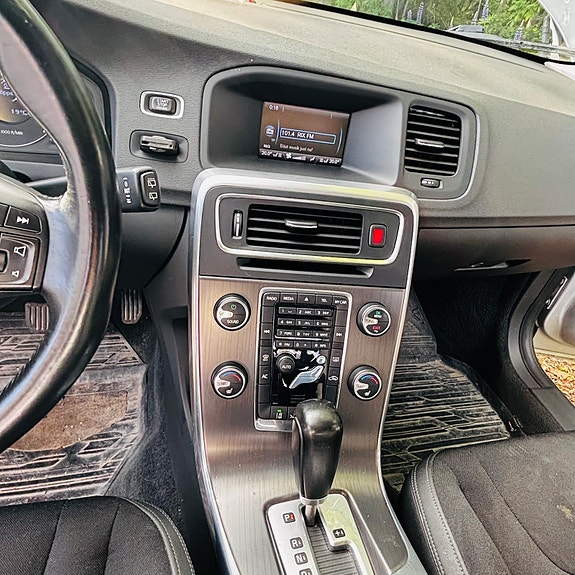 Volvo V60 3 of 11
