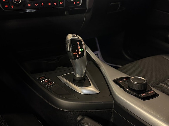 BMW 118i 27 of 28