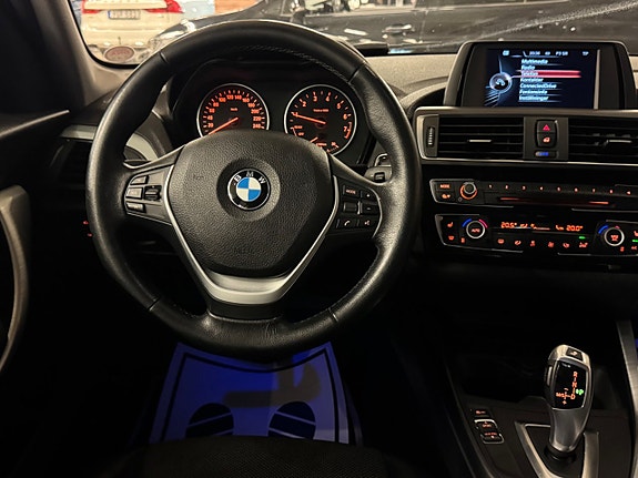 BMW 118i 26 of 28