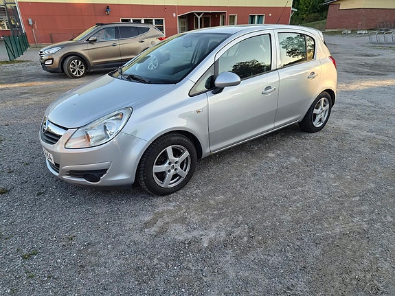 Opel Corsa 2 of 5