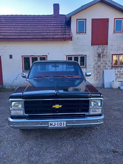 Chevrolet C10 2 of 5