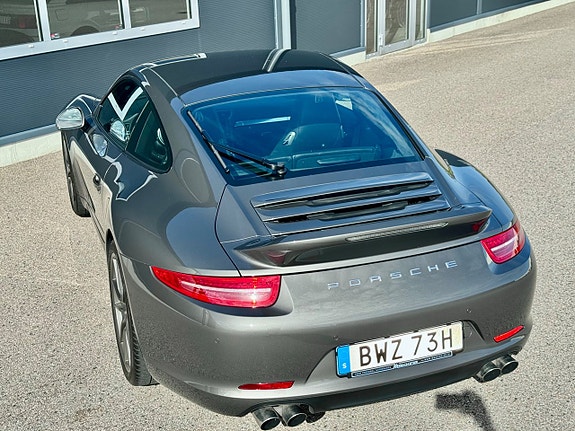 Porsche 911 Carrera S 11 of 13