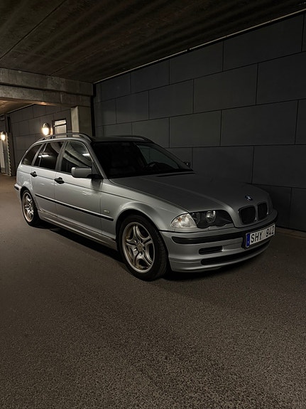 BMW 318i 6 of 13