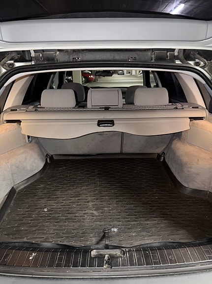 BMW 318i 9 of 13