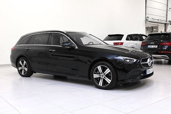 Mercedes-Benz C300 2 of 26