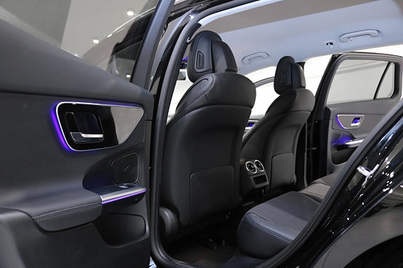 Mercedes-Benz C300 15 of 26