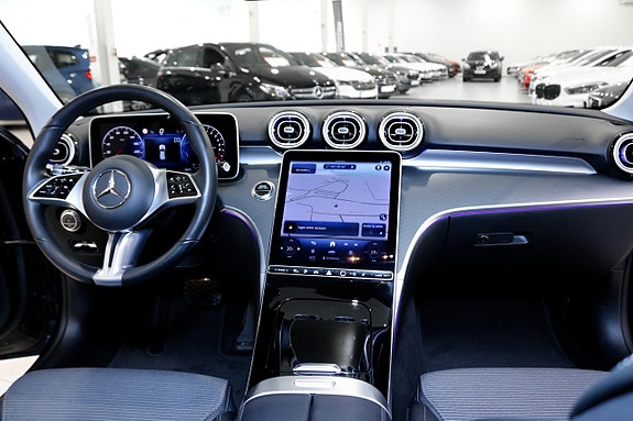 Mercedes-Benz C300 13 of 26