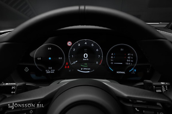 Porsche 911 Carrera 4 GTS 30 of 30