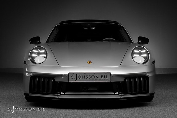 Porsche 911 Carrera 4 GTS 5 of 30