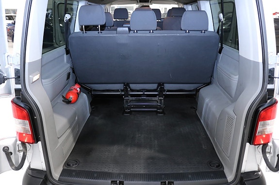 Volkswagen Caravelle 13 of 16