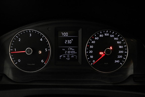 Volkswagen Caravelle 15 of 16