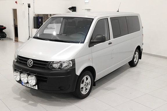 Volkswagen Caravelle 5 of 16