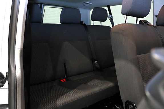 Volkswagen Caravelle 12 of 16