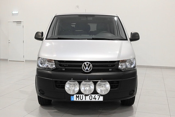 Volkswagen Caravelle 6 of 16
