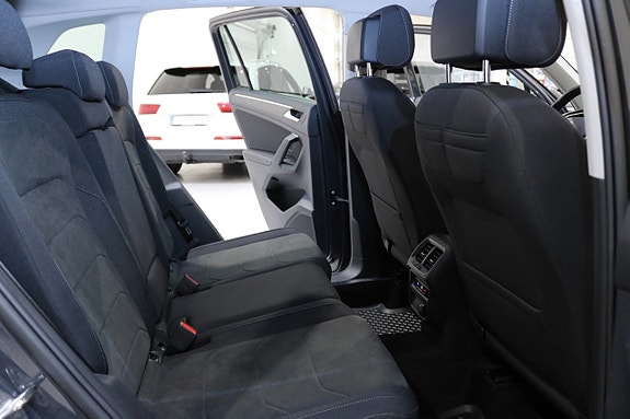 Volkswagen Tiguan 16 of 30