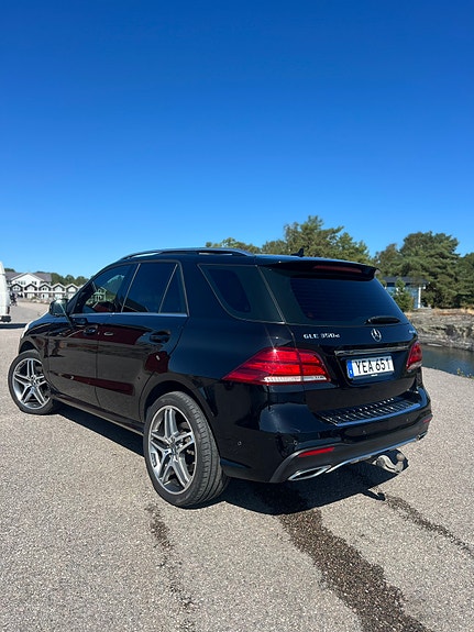 Mercedes-Benz GLE350 d 4 of 4