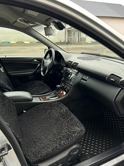 Mercedes-Benz C180 6 of 10