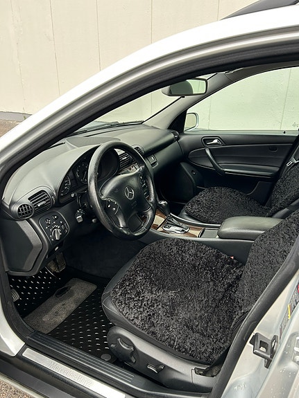 Mercedes-Benz C180 5 of 10