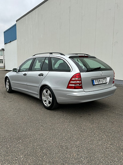 Mercedes-Benz C180 3 of 10