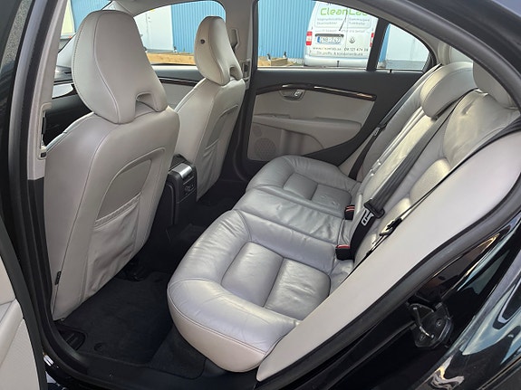 Volvo S80 17 of 27