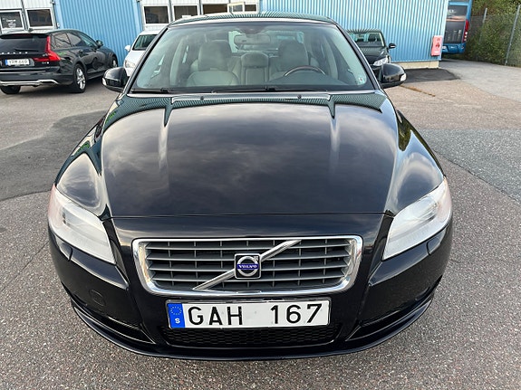 Volvo S80 2 of 27