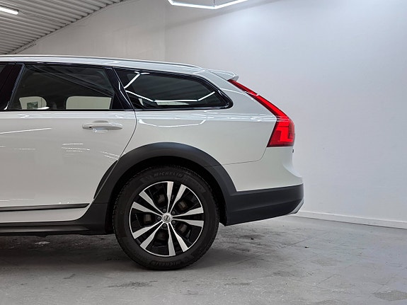 Volvo V90 Cross Country 26 of 29
